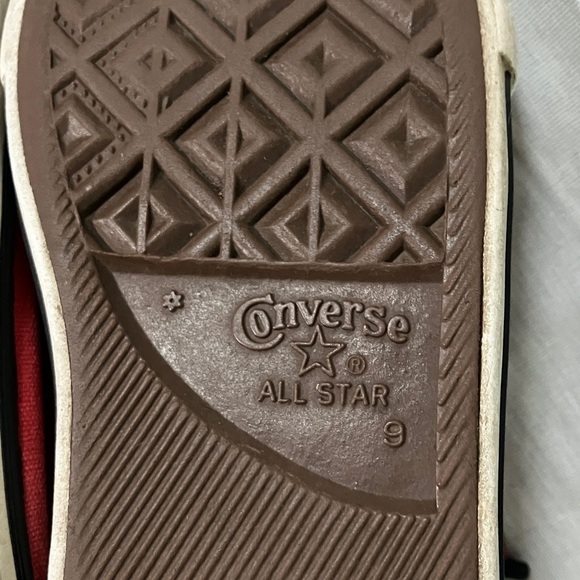 Converse toddler size 9 Kids Red Canvas Chuck Taylor All-stars Sneakers - Picture 7 of 16